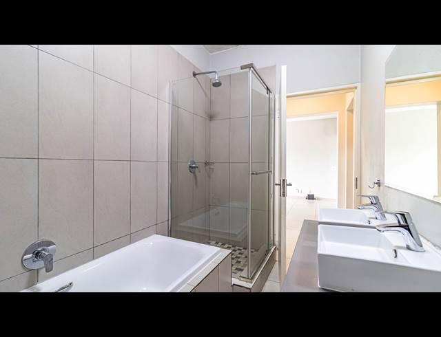 2 BEDROOM APARTMENT FOR SALE IN NORTH RIDING